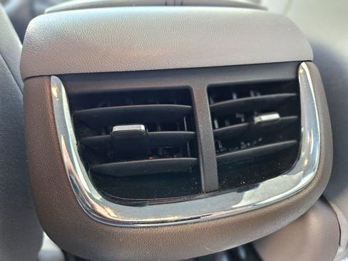 Used 2024 Chevrolet Malibu LT image 28