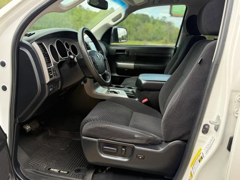 Used 2013 Toyota Tundra 2WD CrewMax w/ SR5 Pkg image 13