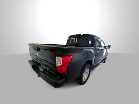 Used 2017 Nissan Titan SV image 8
