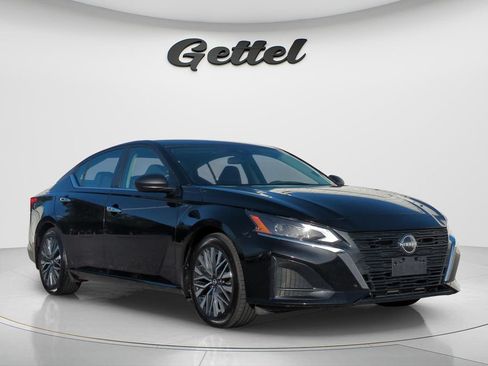 Certified 2024 Nissan Altima 2.5 SV FWD image 3
