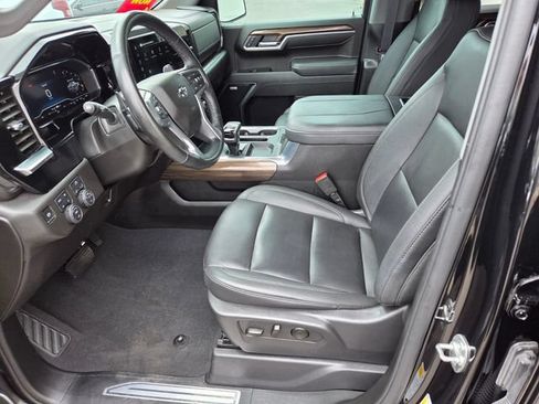 Used 2025 Chevrolet Silverado 1500 RST w/ Dark Appearance Package AWD/4WD image 10