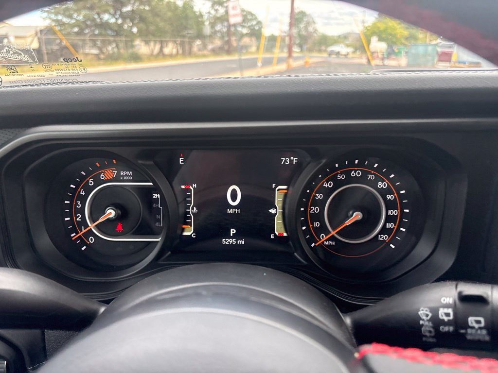 Used 2024 Jeep Wrangler Unlimited Rubicon w/ Convenience Group AWD/4WD image 19
