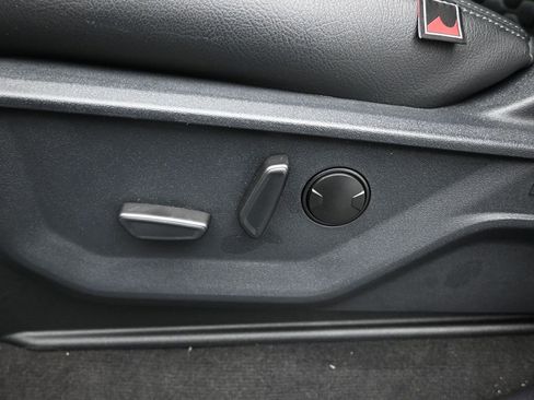 New 2026 Ford F250 Lariat w/ Black Appearance Package image 10