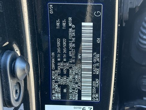 Certified 2024 Lexus LX 600 4WD w/ Appearance Package image 30