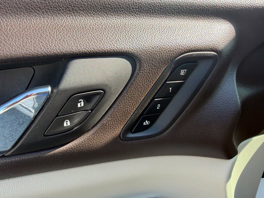 Used 2018 GMC Acadia Denali AWD/4WD image 19