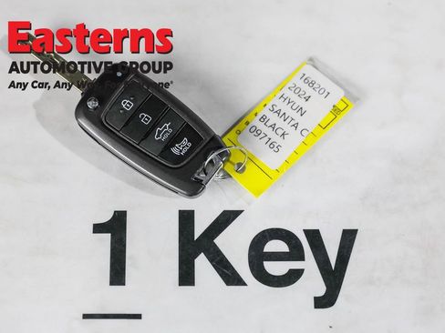 Used 2024 Hyundai Santa Cruz SE image 24