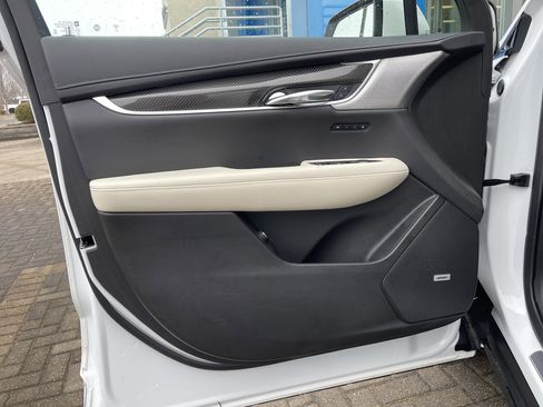 Used 2023 Cadillac XT6 Sport image 15