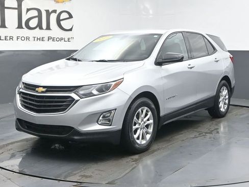 Used 2019 Chevrolet Equinox LS w/ LS Convenience Package FWD image 28