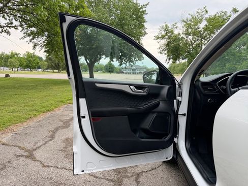 Used 2020 Ford Escape SE AWD/4WD image 19