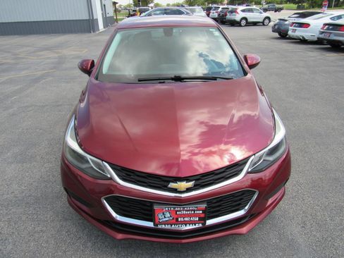 Used 2016 Chevrolet Cruze LT w/ Convenience Package FWD image 9