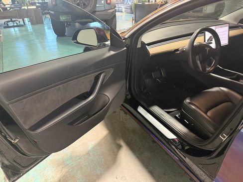 Used 2018 Tesla Model 3 Long Range image 8