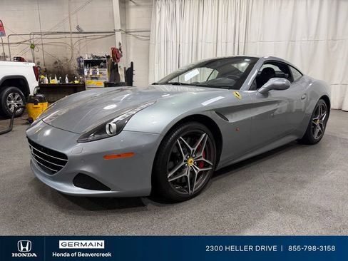Used 2017 Ferrari California T RWD image 4