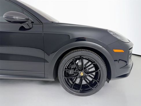 Certified 2022 Porsche Cayenne Turbo GT AWD/4WD image 28
