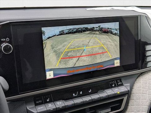 Used 2025 Toyota Camry XLE image 13