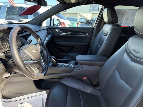 Certified 2022 Cadillac XT5 Premium Luxury image 11