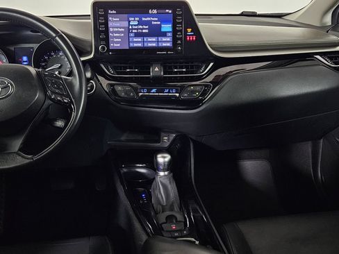 Used 2020 Toyota C-HR Limited FWD image 8
