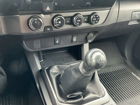 Used 2017 Toyota Tacoma TRD Off-Road w/ Tow Package AWD/4WD image 22