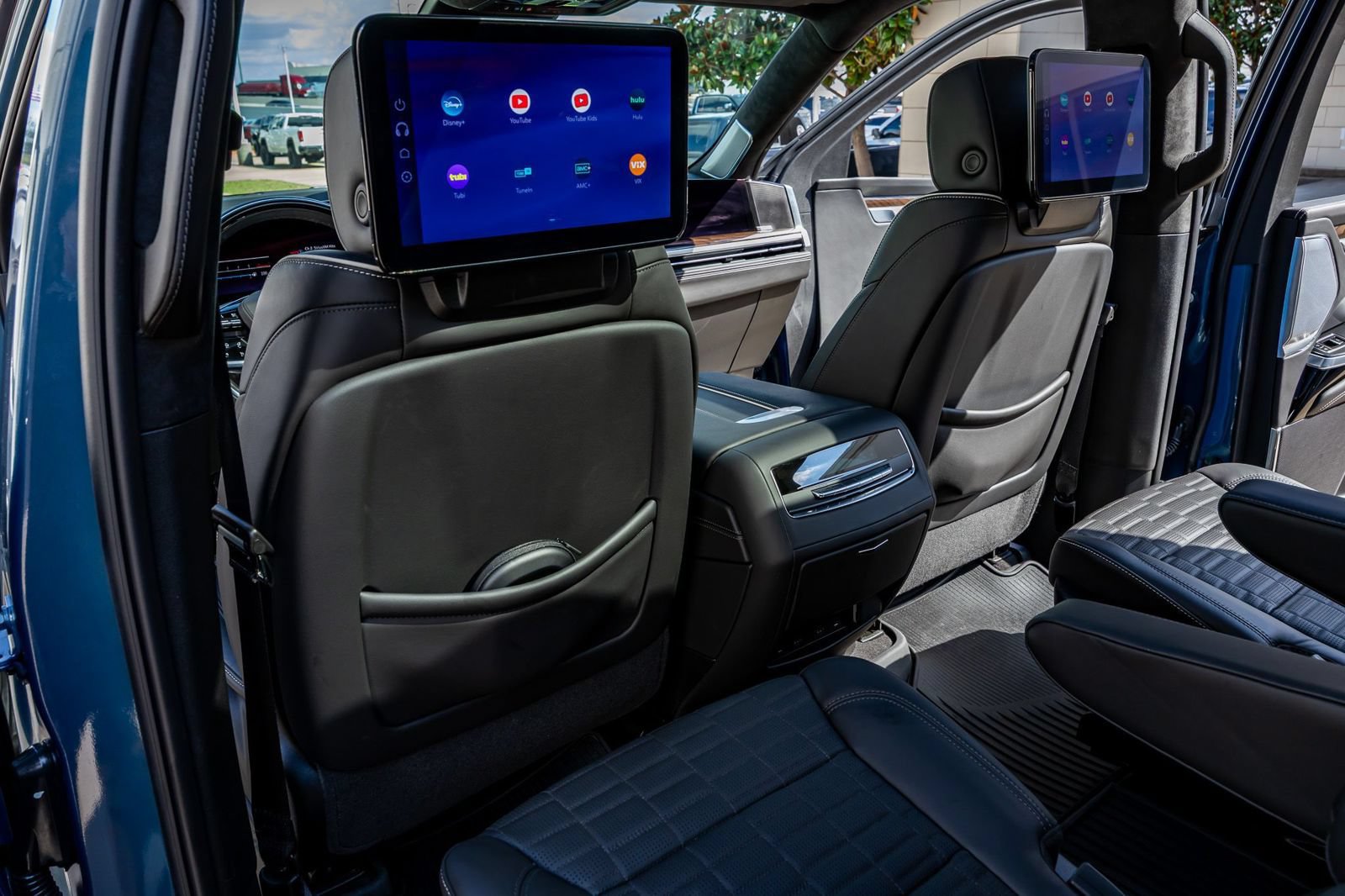 Used 2025 Cadillac Escalade Sport Platinum AWD/4WD image 37