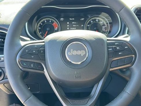 Used 2022 Jeep Cherokee Trailhawk w/ Trailer Tow Group AWD/4WD image 19