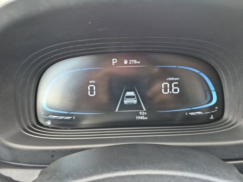 Used 2025 Hyundai Venue SE FWD image 18