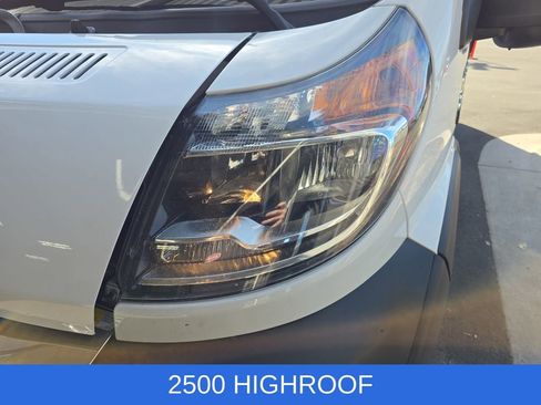 Used 2022 RAM ProMaster 2500 w/ Premium Convenience Group FWD image 31
