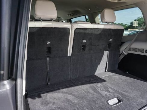 Used 2024 Jeep Wagoneer Series II w/ Flexible Seating Group RWD image 8