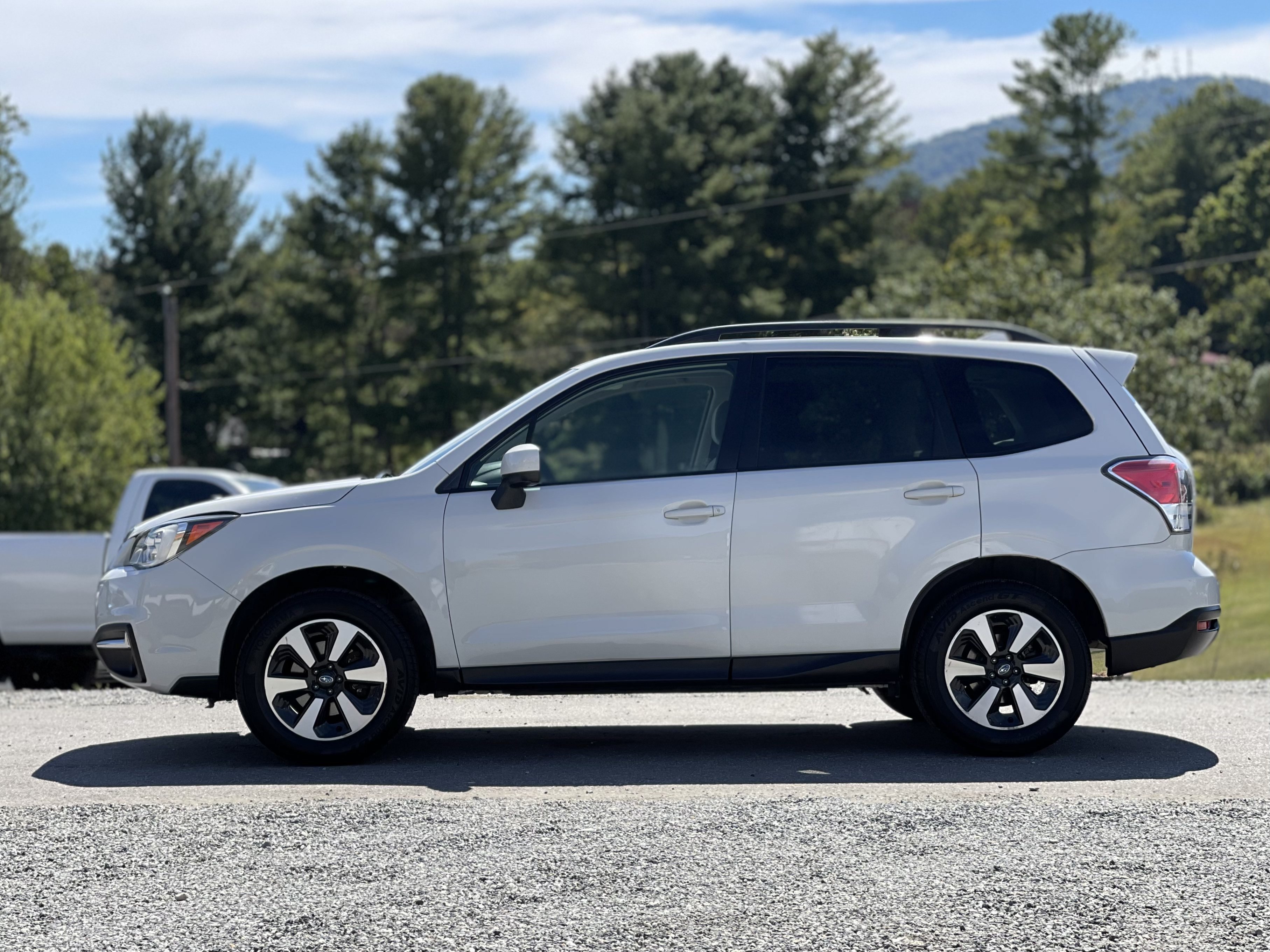 Used 2018 Subaru Forester 2.5i Premium w/ Popular Package #2A AWD/4WD image 6