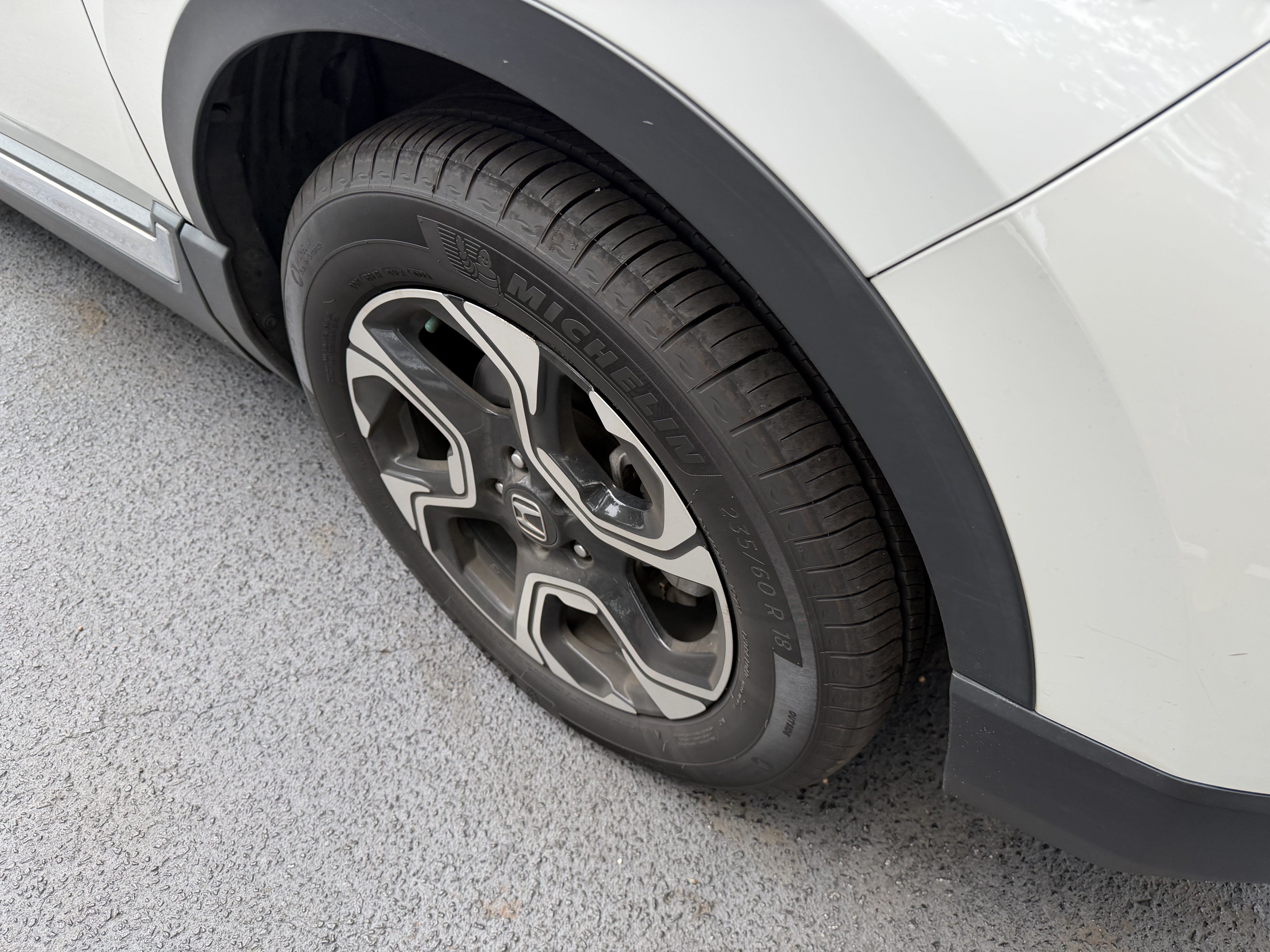 Used 2019 Honda CR-V Touring image 11