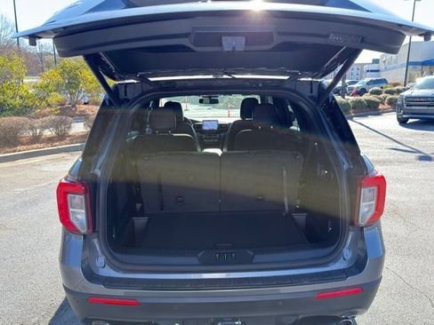 Used 2023 Ford Explorer ST-Line w/ Class IV Trailer Tow Package image 18