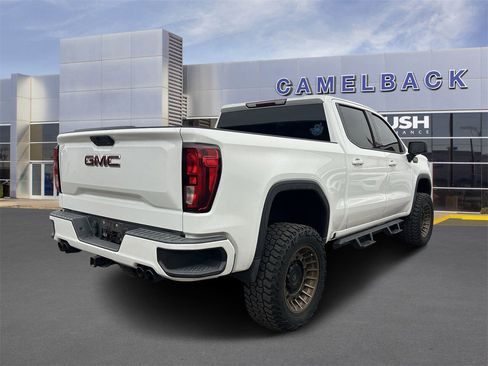 Used 2020 GMC Sierra 1500 Elevation w/ Elevation Value Package image 5