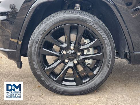 Used 2021 Jeep Grand Cherokee Laredo X image 18