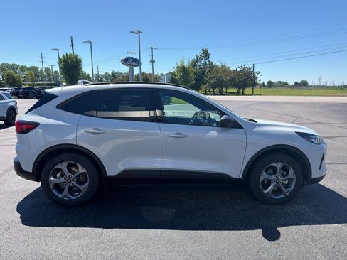 Used 2025 Ford Escape ST-Line FWD image 5