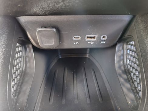 Used 2022 Chevrolet TrailBlazer LT AWD/4WD image 33