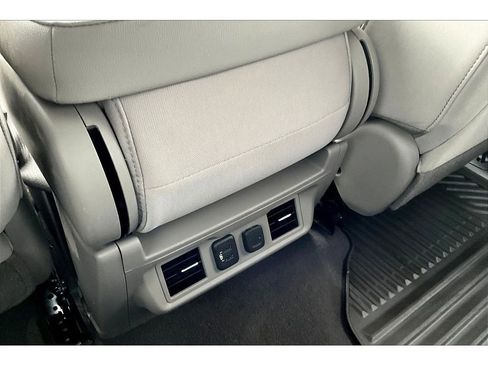 Used 2022 GMC Sierra 3500 SLE w/ SLE Convenience Package image 11