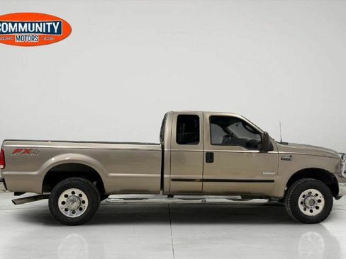 Used 2005 Ford F250 XL image 9