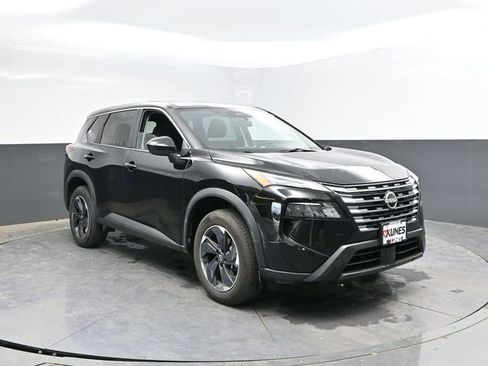 Used 2025 Nissan Rogue SV AWD/4WD image 6