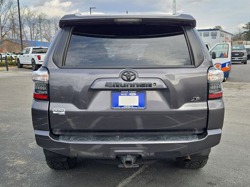 Used 2016 Toyota 4Runner SR5 image 8