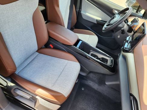 Certified 2023 Volkswagen ID.4 Pro AWD/4WD image 11