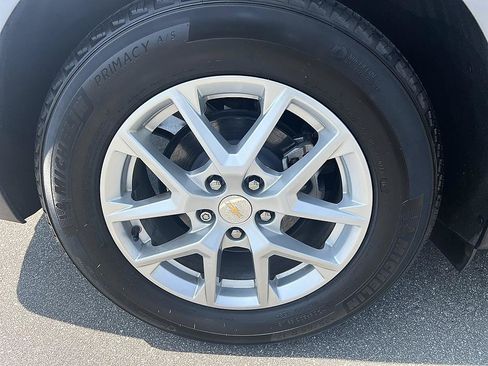 Used 2023 Chevrolet Equinox LT FWD image 11