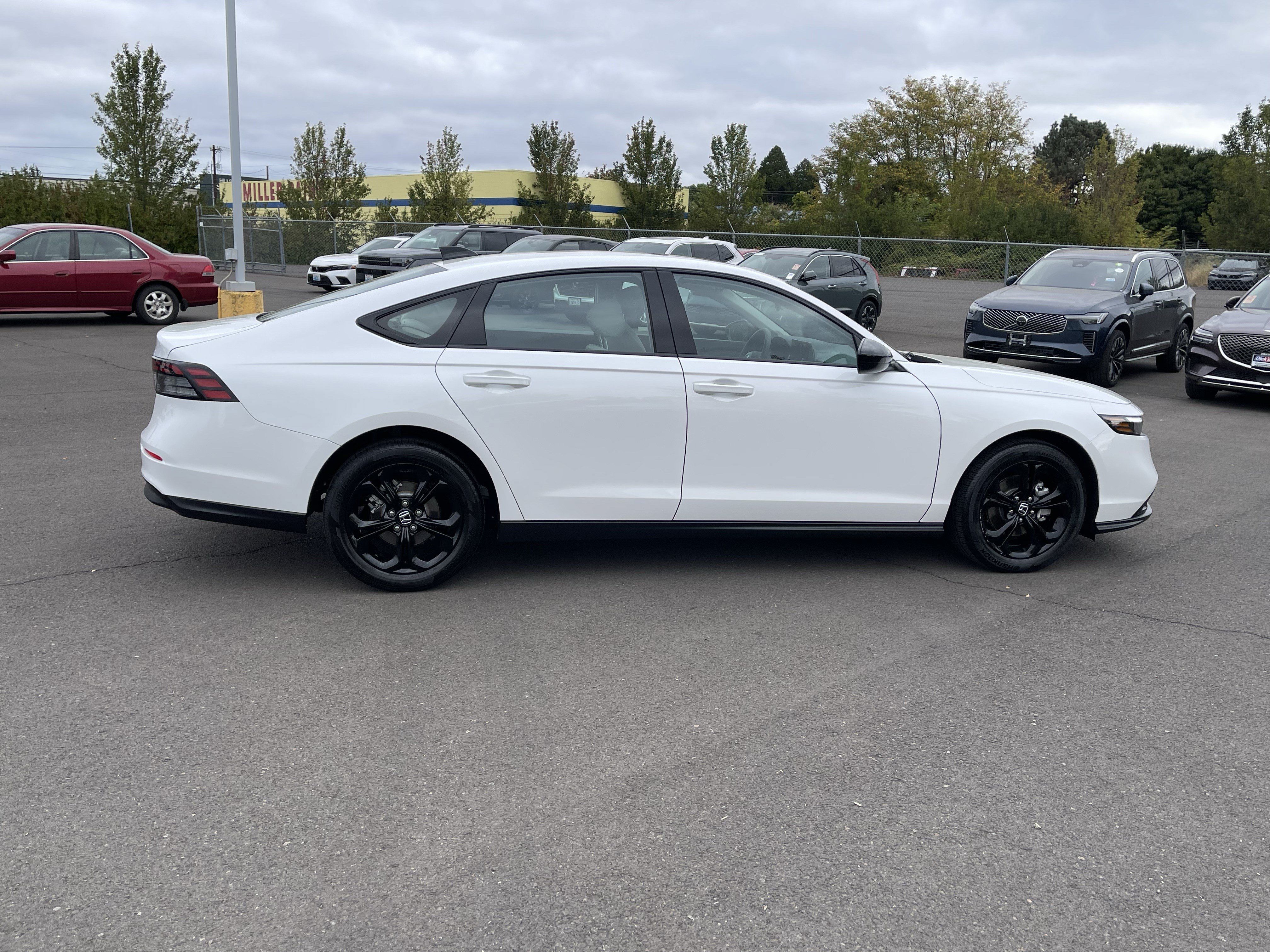 Used 2025 Honda Accord SE image 6