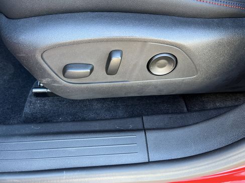 Used 2025 Chevrolet Equinox EV RS image 10