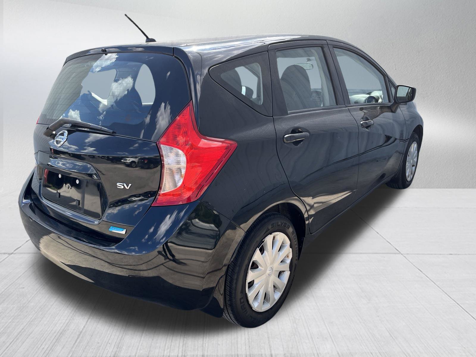 Used 2015 Nissan Versa Note SV FWD image 9