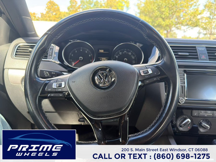 Used 2016 Volkswagen Jetta Sport FWD image 20