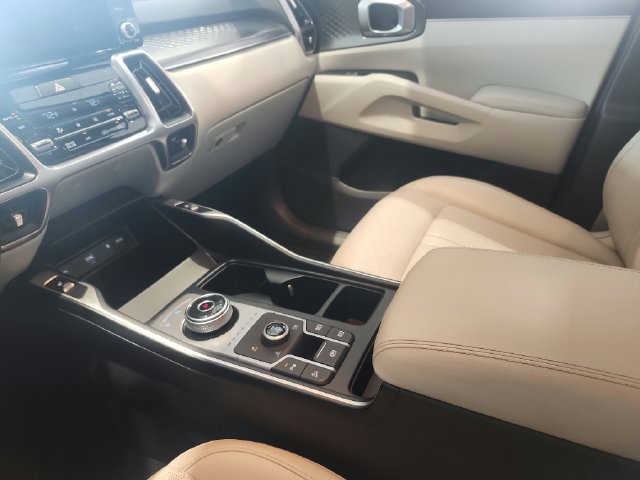 Certified 2023 Kia Sorento EX AWD/4WD image 10