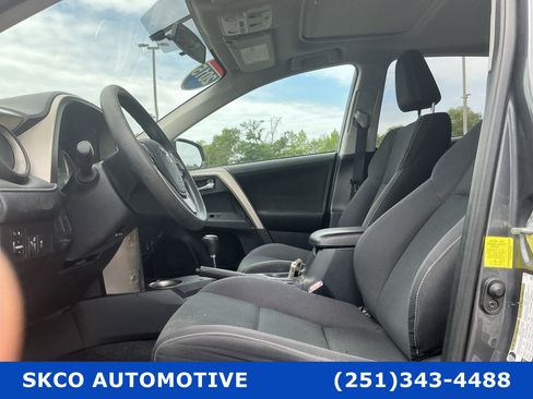 Used 2015 Toyota RAV4 XLE FWD image 11