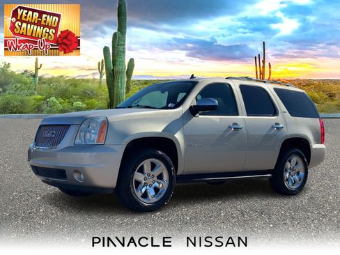 Used 2014 GMC Yukon SLT image 1