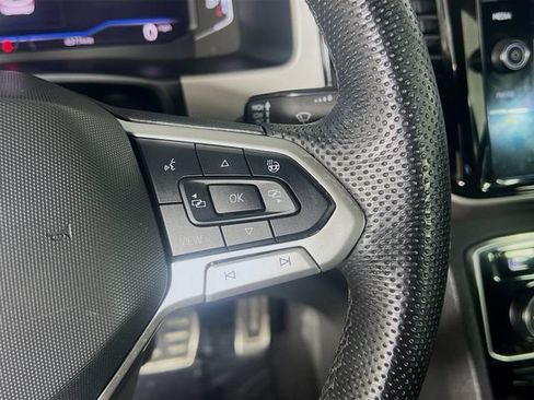 Used 2020 Volkswagen Atlas Cross Sport SEL R-Line w/ Cross Sport MDO Package AWD/4WD image 18