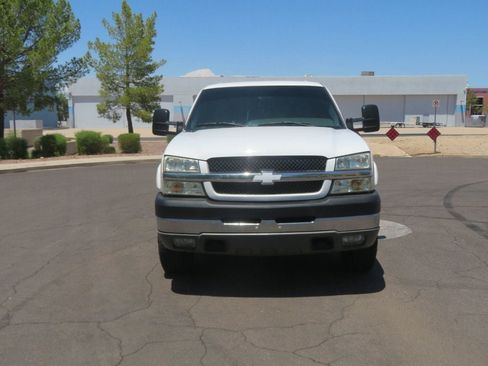 Used 2004 Chevrolet Silverado 2500 LS w/ Skid Plate Package AWD/4WD image 11