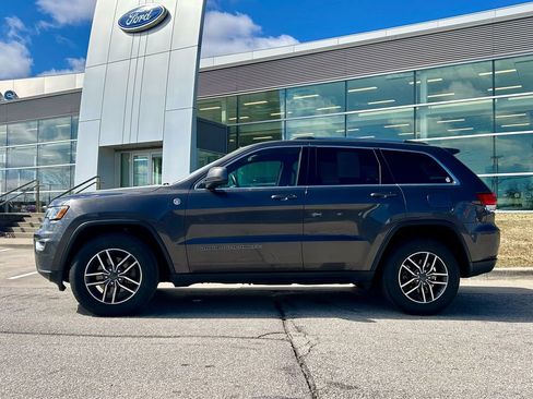 Used 2020 Jeep Grand Cherokee Laredo w/ Quick Order Package 2BN North image 3