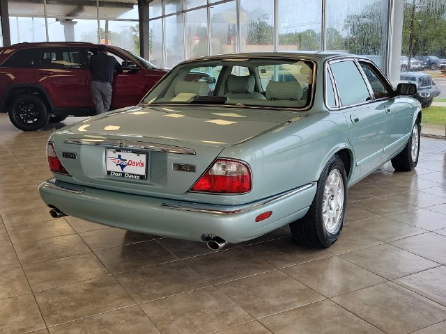 Used 2000 Jaguar XJ8 RWD image 4